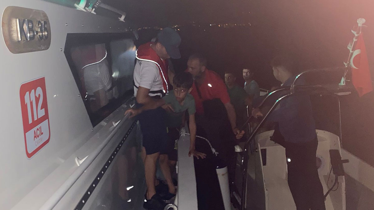 51 kaçak göçmen kurtarıldı