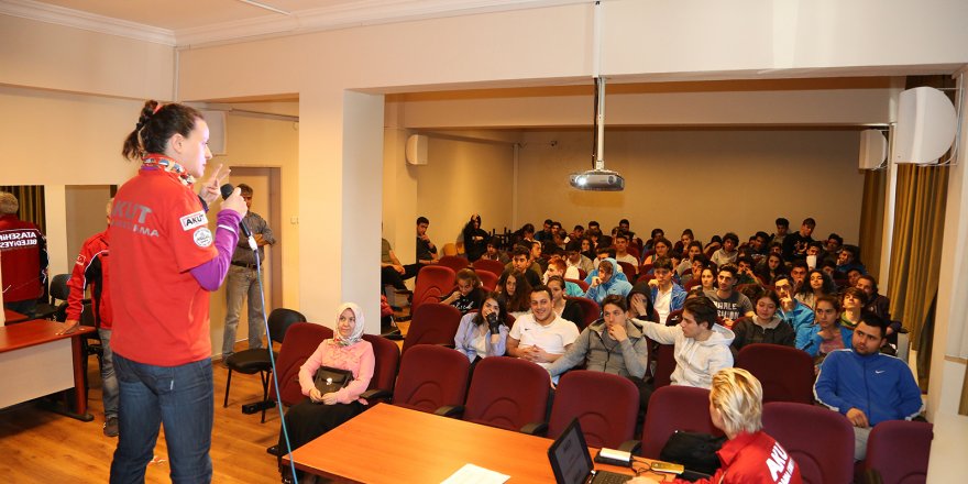 Öğrencilere deprem semineri verildi