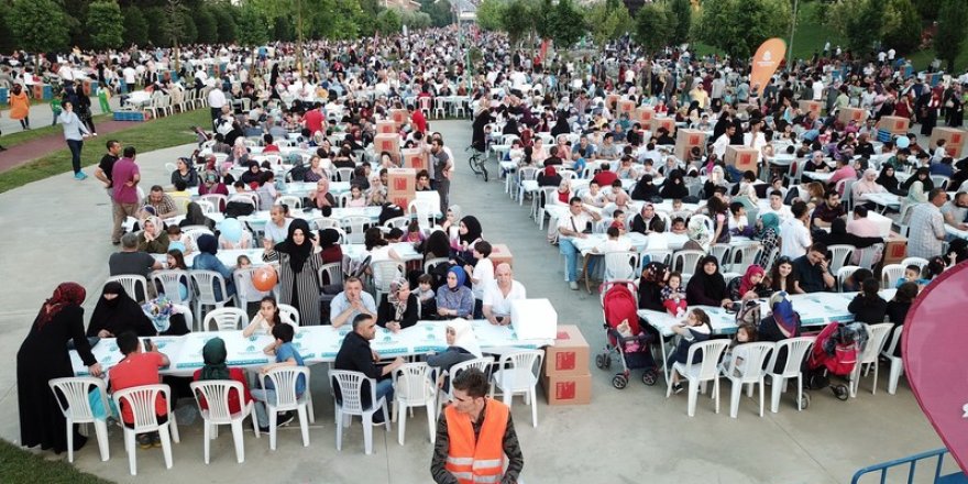 Başakşehir’de 30 bin gönül kardeşlik sofrasında