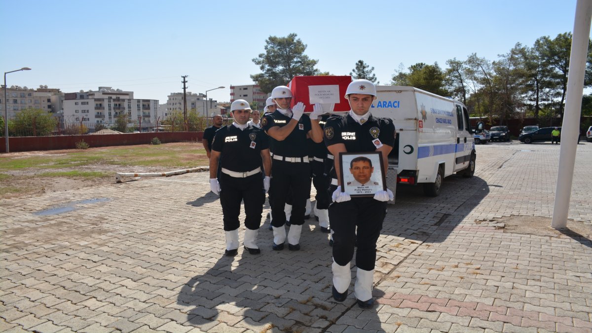 Kalp krizi geçiren polis memuru hayatını kaybetti