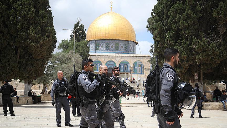 Fanatik Yahudilerden Mescid-i Aksa'ya baskın