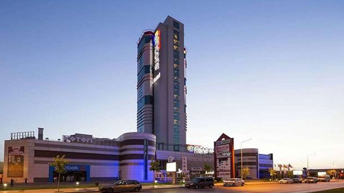 İzmir'de 1 milyarlık dev satış: Ünlü AVM satıldı