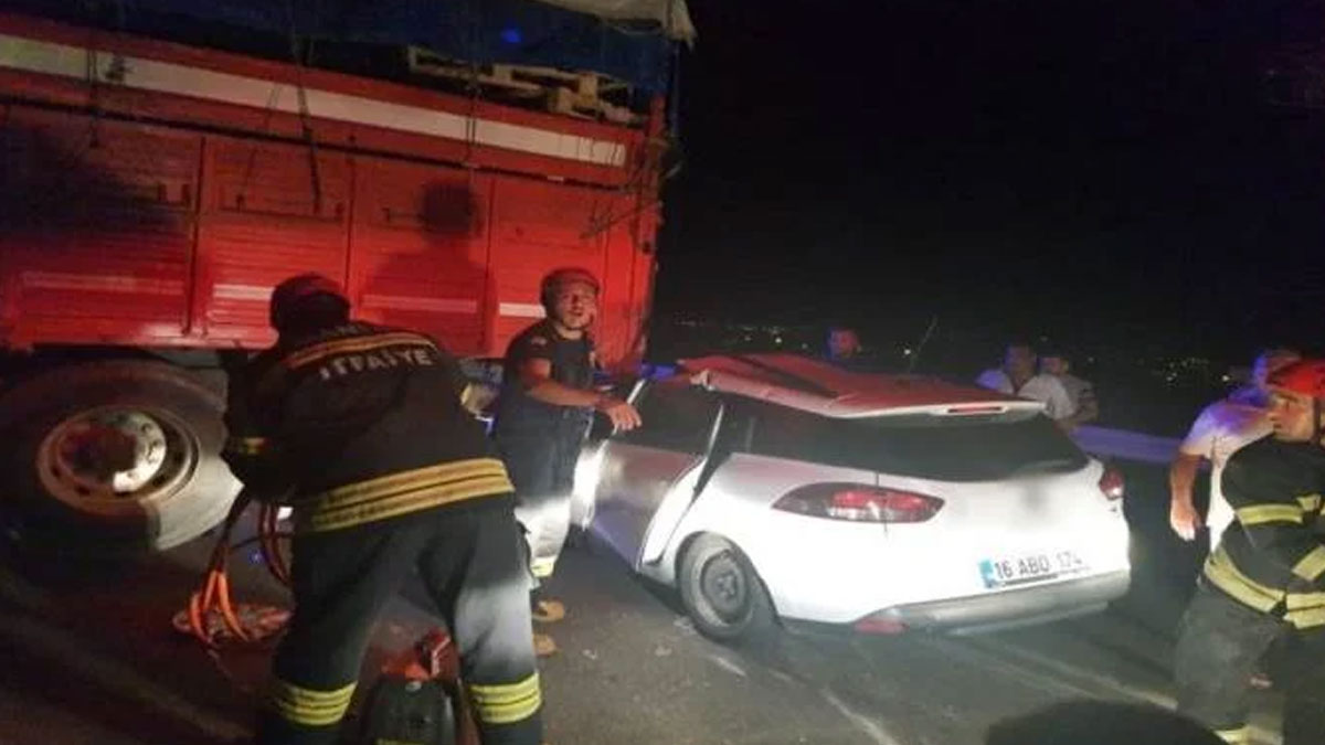 Manisa'da feci kaza: Baba öldü, eşi ve çocukları yaralandı