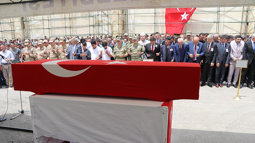 Şehit Bayraci son yolculuğuna uğurlandı