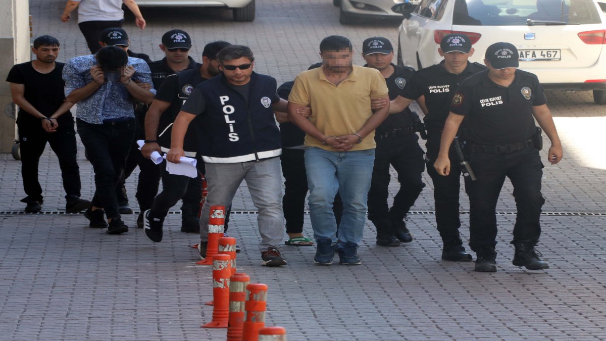 Kayseri'de zehir tacirlerine düzenlenen operasyonda 5 kişi gözaltına alındı