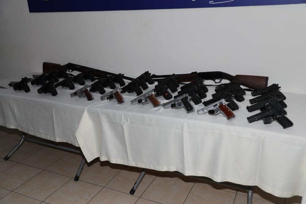 Mersin'de son 3 ayda 627 tabanca ele geçirildi