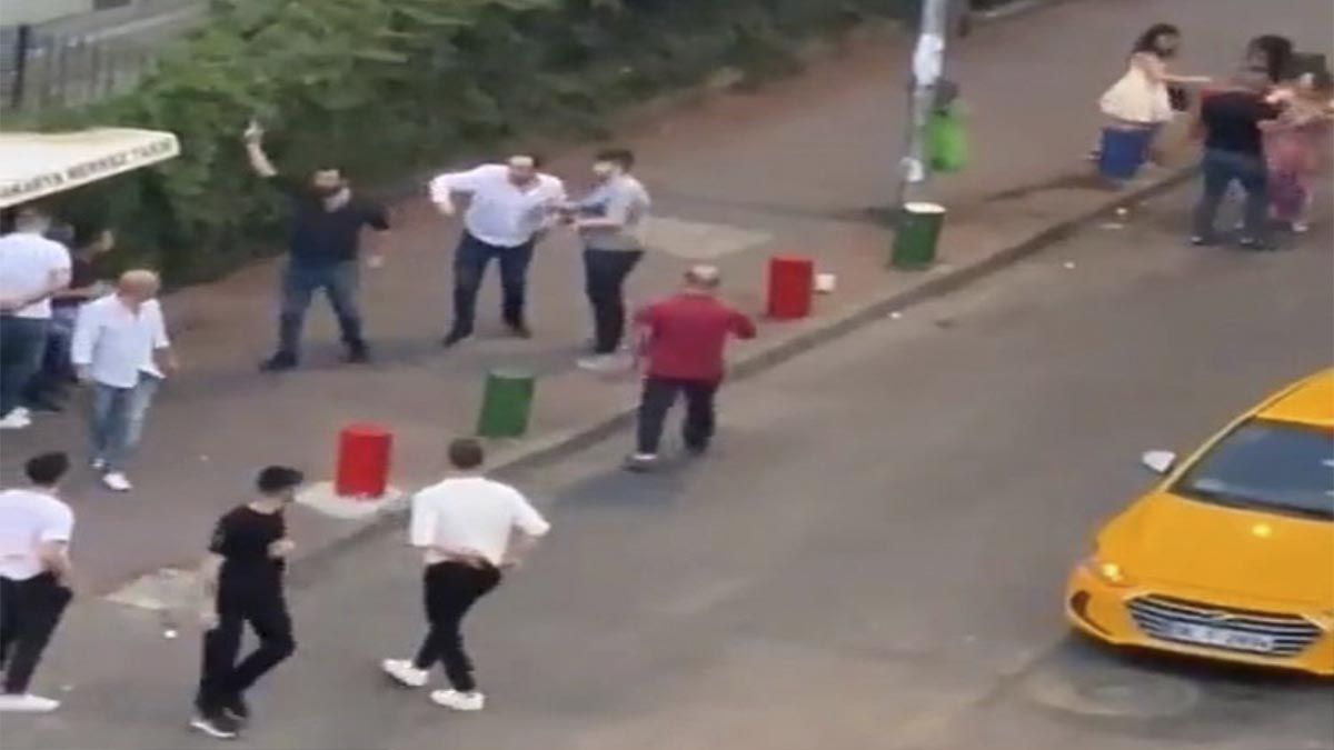 Eğlence mekanı çıkışında kadınları darp eden 3 polis gözaltında