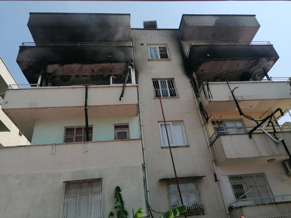 Tarsus'ta ev yangını