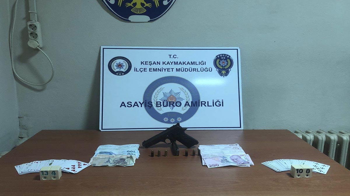 Keşan'da kumar oynatıldığı belirlenen adrese baskın