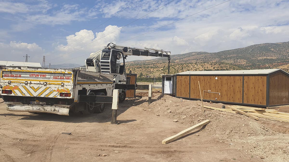 Elektrik akımına kapılan işçi ağır yaralandı