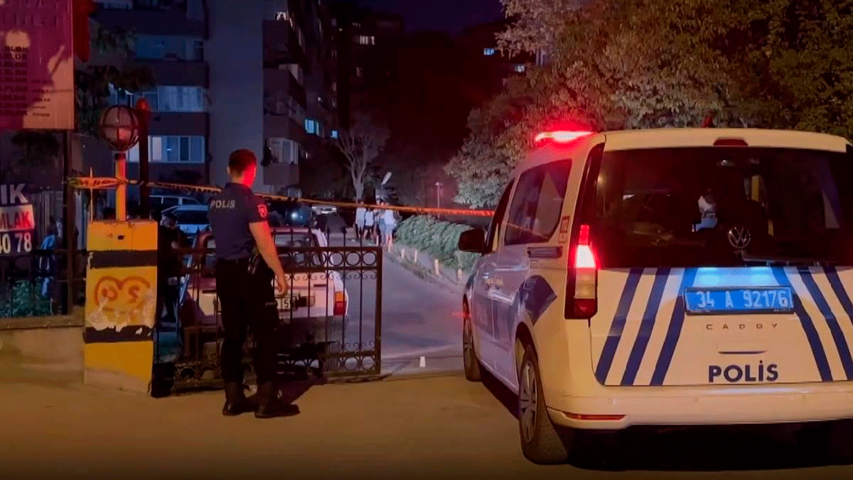 Kadıköy'de tabancalı ve bıçaklı kavga: 2 yaralı