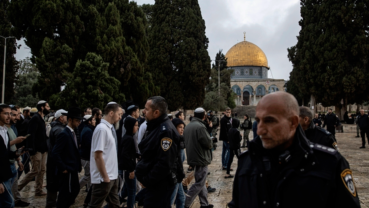 Onlarca fanatik Yahudi yerleşimci Mescid-i Aksa'ya baskın düzenledi