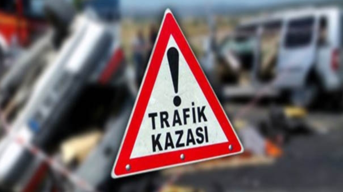 Gaziosmanpaşa’da hafriyat kamyonu 4 araca çarptı