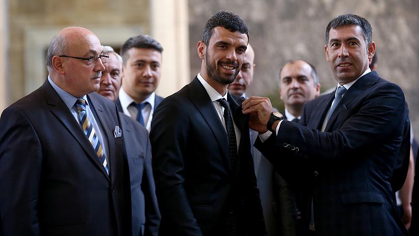 Milletvekilleri kayıt yaptırıyor