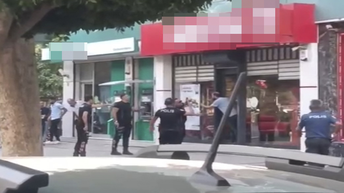 Mağdur edildiğini öne süren şahıs çalışanı rehin aldı