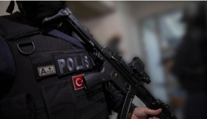 Antalya'da kaçak silah operasyonu