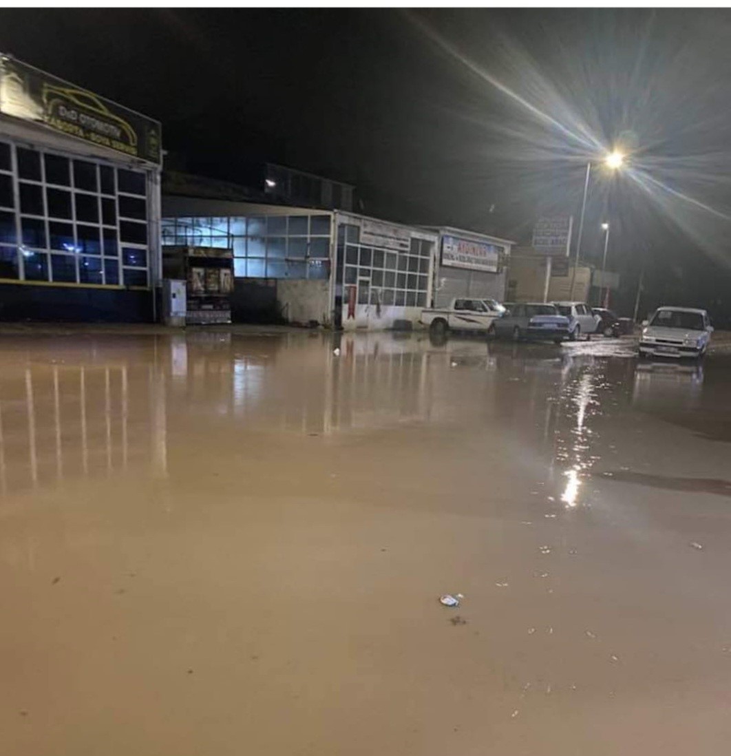 Kırşehir'de sağanak yağış hayatı felç etti