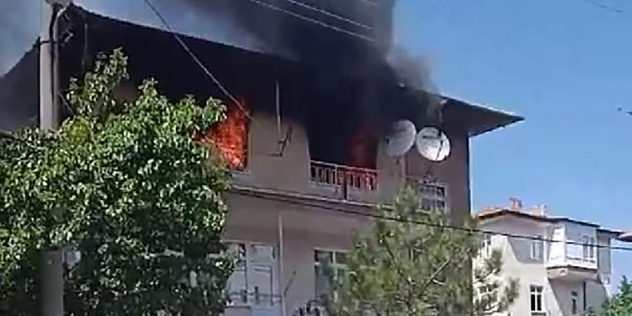 Böyle evlat düşman başına... Harçlık alamadı evi yaktı