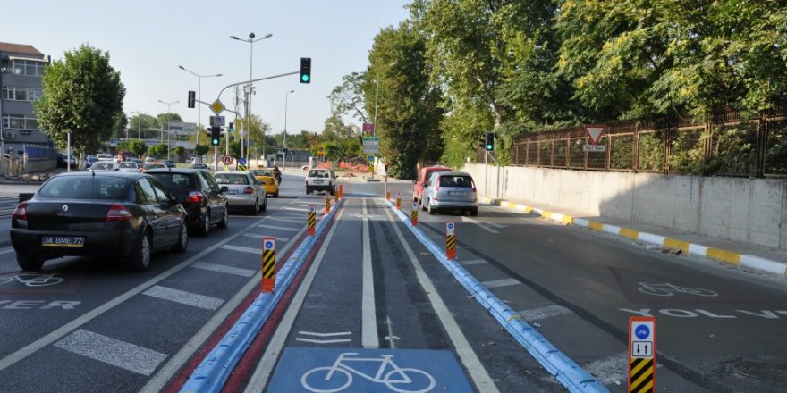 Bisikletle Zeytinburnu’nda 10 kilometre yol katettiler