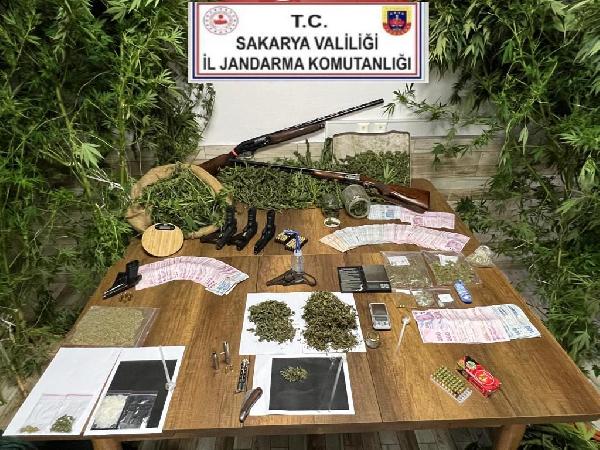 Sakarya'da uyuşturucu operasyonu: 6 gözaltı