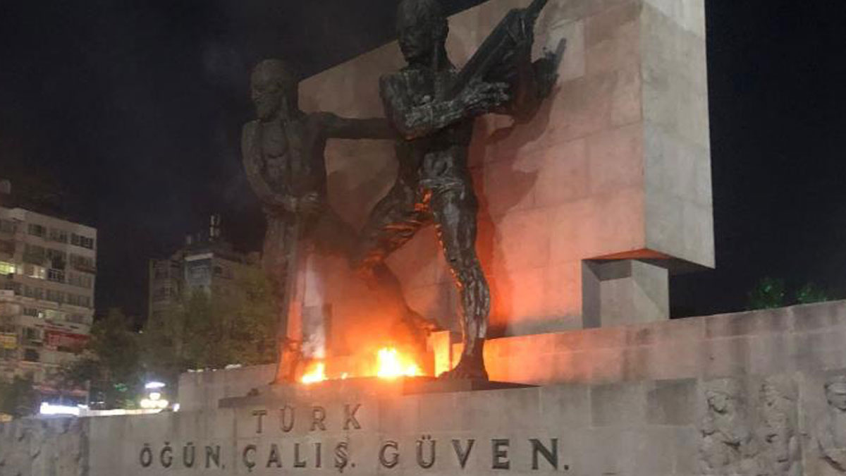 Güvenpark’ta anıta saldırı
