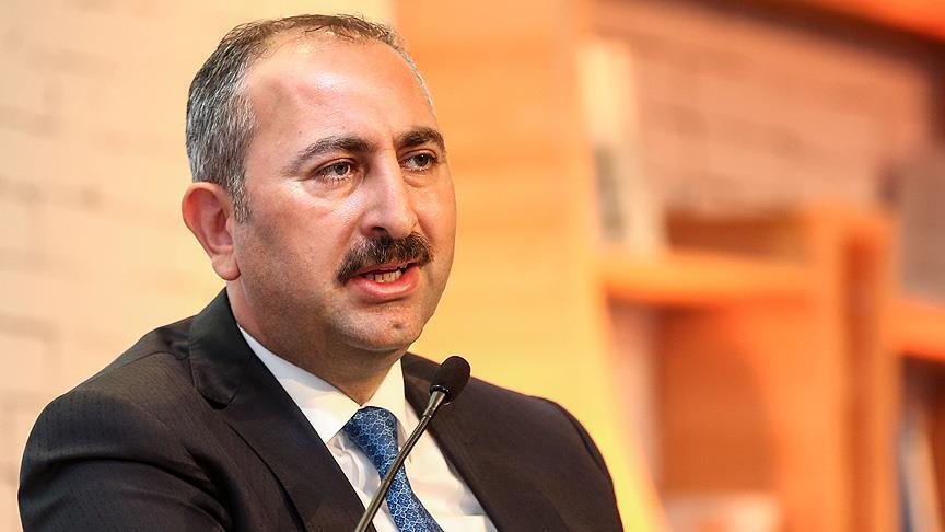 Bakan Gül: "Gerçekten komik bir tercih"