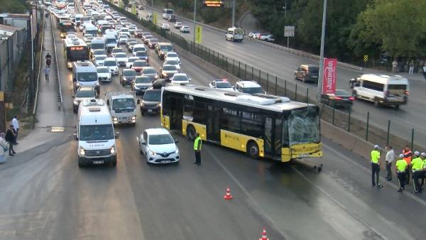 Kadıköy'de trafiği kilitleyen kaza