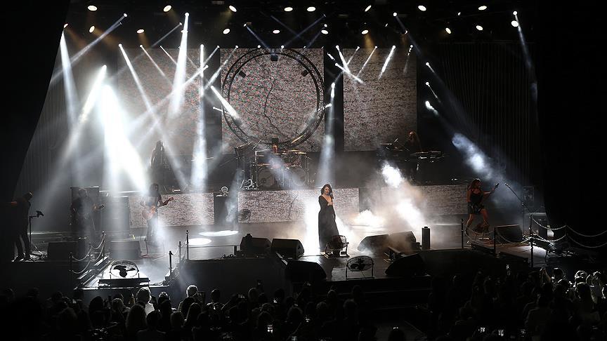 Şebnem Ferah Harbiye'de konser verdi