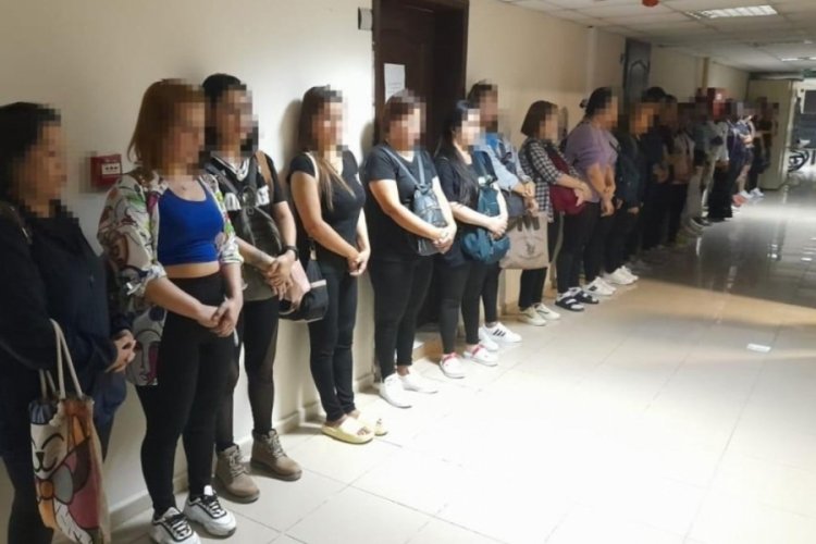 Hatay'da çalışma izni olmayan 27 yabancı uyruklu kadın yakalandı