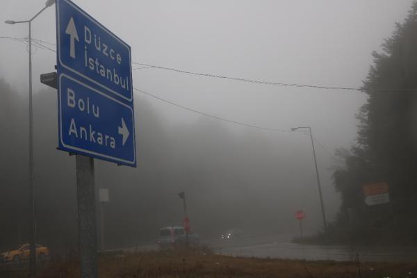 Bolu Dağı’nda sağanak ve sis ulaşımı yavaşlattı