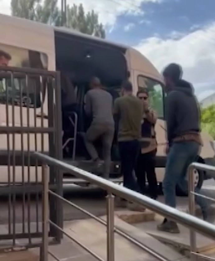 Sivas’ta 16 kaçak göçmen yakalandı