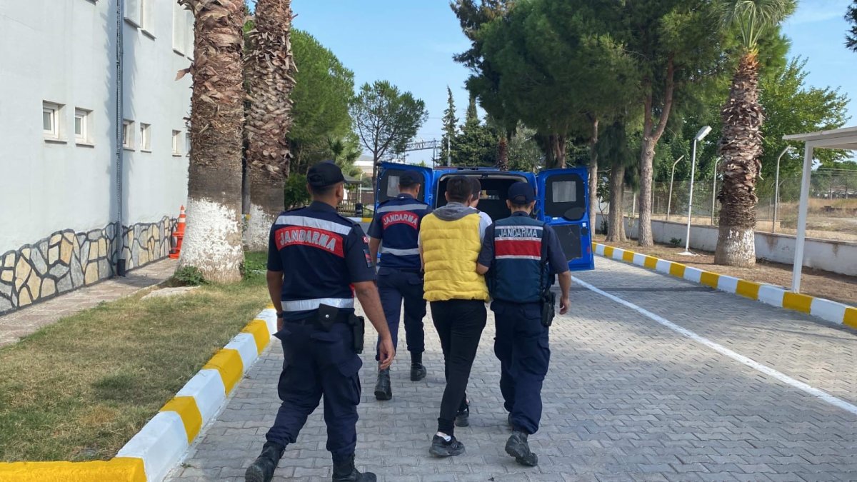 İzmir'de iki günde yüzlerce kaçak göçmen yakalandı