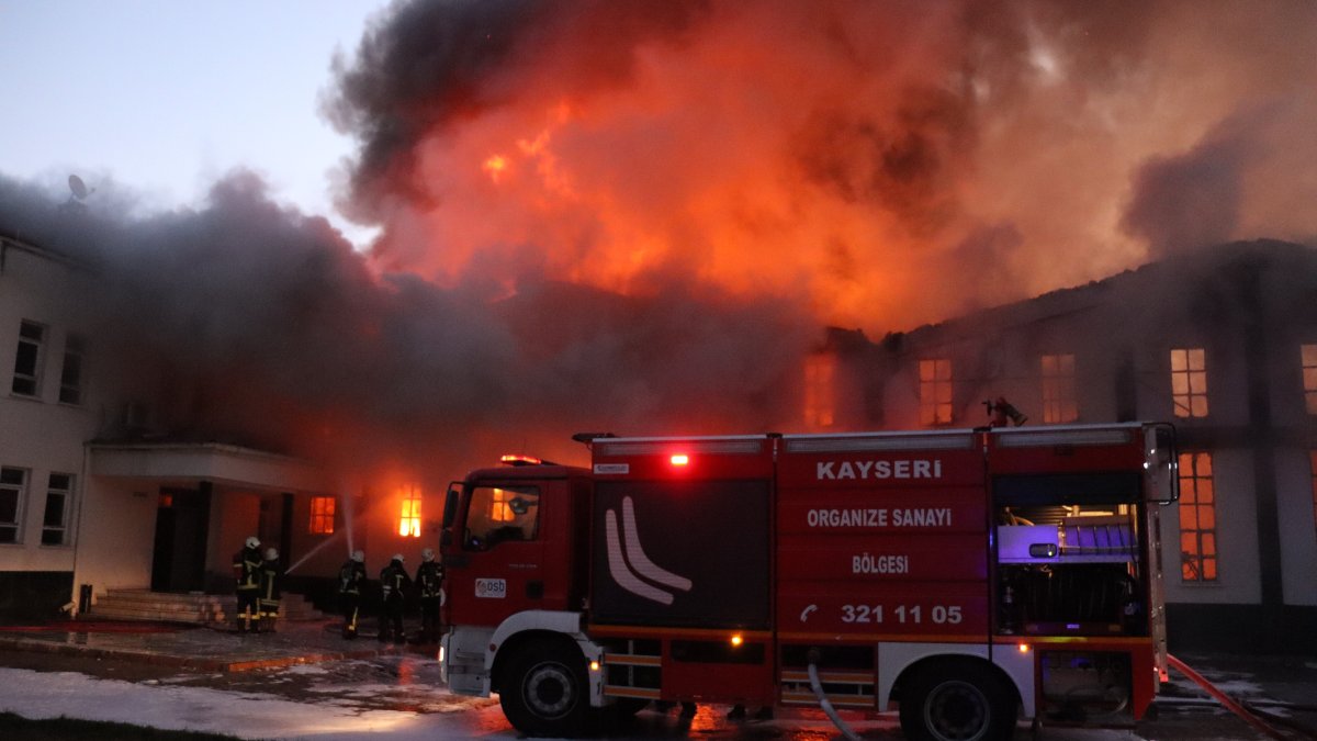 Kayseri'de büyük fabrika yangını