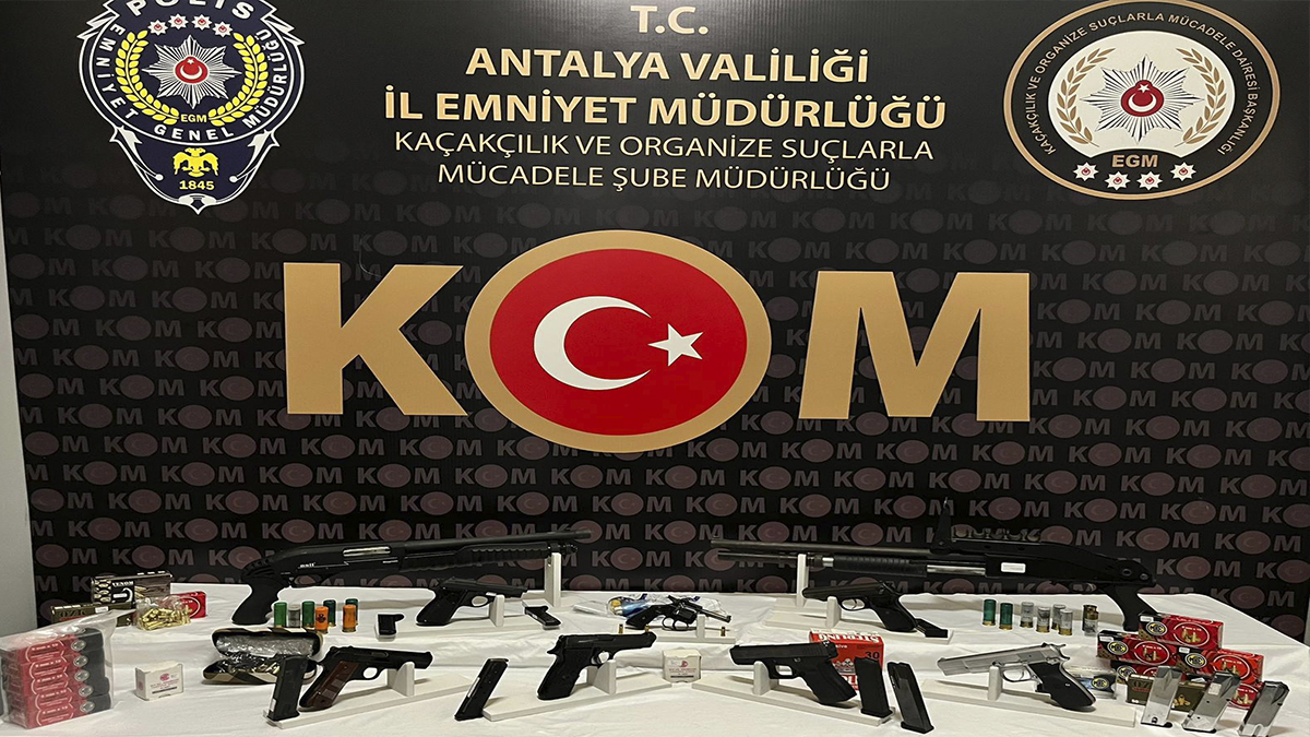 Antalya'da Kafes operasyonunda yakalanan 19 kişi tutuklandı
