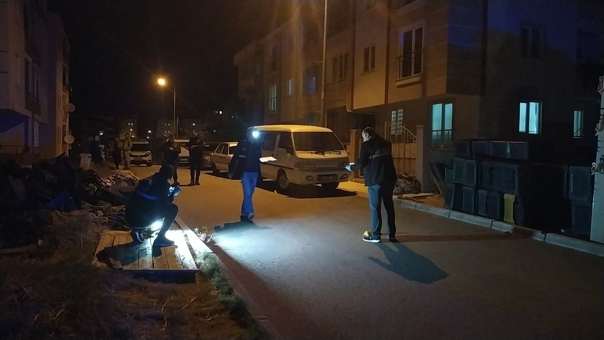 Çorum'da panik; etrafa ateş ettiler