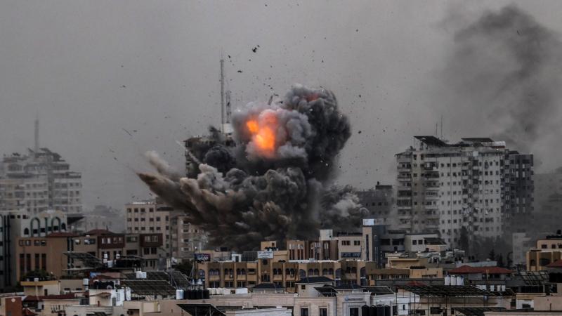 İsrail, Gazze'deki hastaneyi bombaladı