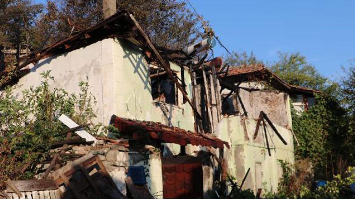 Samsun'da 2 yangın: 1 kişi öldü, 3 ev kül oldu