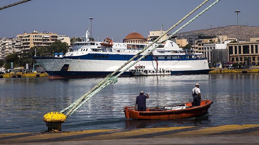 Yunanistan'da denizciler grevi uzattı