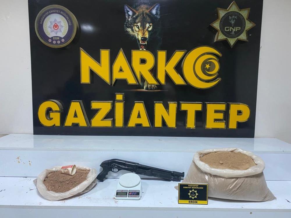 Gaziantep'te 22 kilo eroin ele geçirildi: 3 şahıs tutuklandı