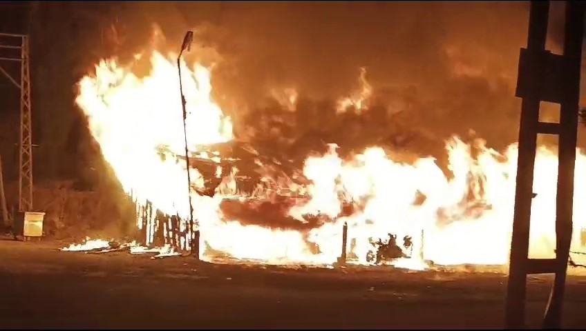 Ardahan'da kereste fabrikasında yangın