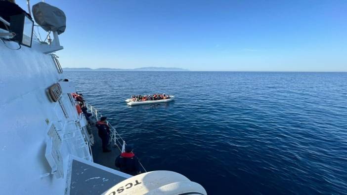 Yunanistan'ın Türk kara sularına ittiği kaçak göçmenler kurtarıldı