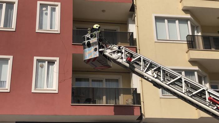 10 katlı apartmanda yangın çıktı: Mahsur kalanlar var!