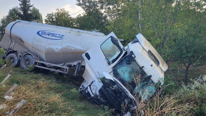 Tanker şarampole devrildi: 1 yaralı