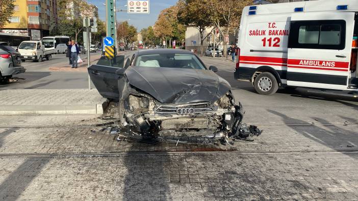 Konya’da dönüş yasağı olan kavşakta kaza