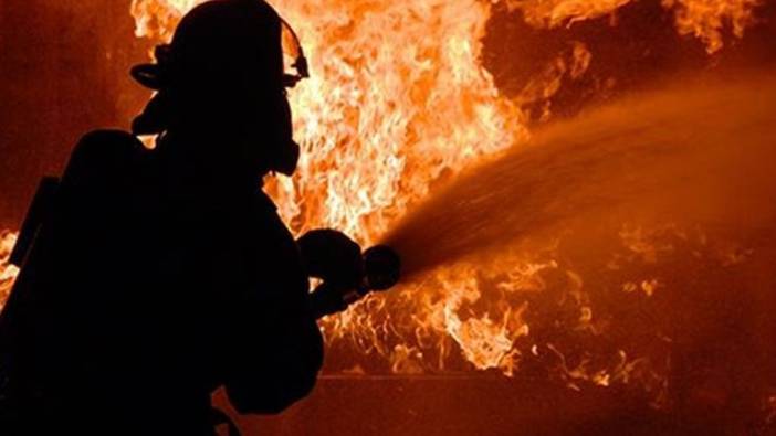 40 yıldır kullanılmayan ev yangında zarar gördü