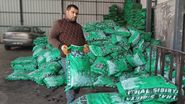 Hava sıcakları düşmedi: Satılması beklenen kömürler depoda kaldı