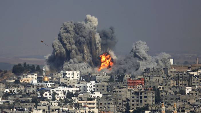 İsrail'in Gazze'ye düzenlediği saldırılarda can kaybı 8 bin 796'ya yükseldi
