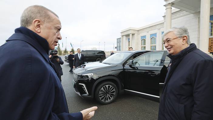 Erdoğan Tokayev’e TOGG hediye etti