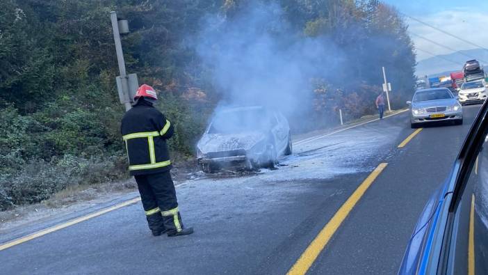 Bolu Dağı'nda otomobil alev alev yandı