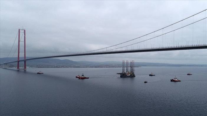 Fırtına nedeniyle geçişler çift yönlü trafiğe kapatıldı